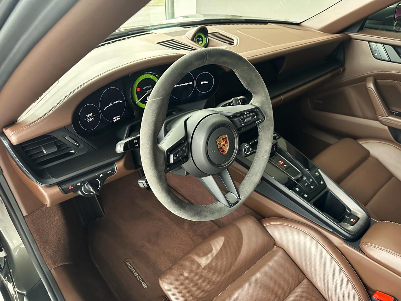 Porsche 911 Carrera 4 GTS Cabriolet