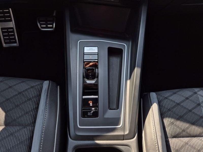 Volkswagen Golf 2.0 tdi R-Line 150cv dsg