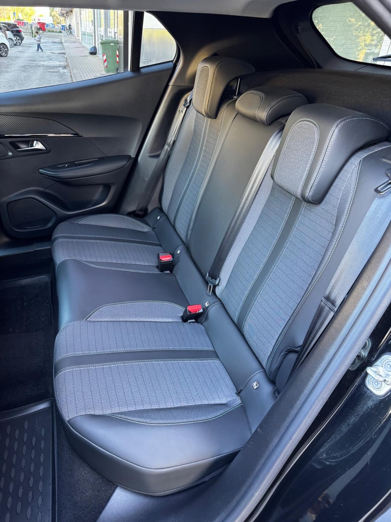 Peugeot 2008 BlueHDi 130 S&S EAT8 GT