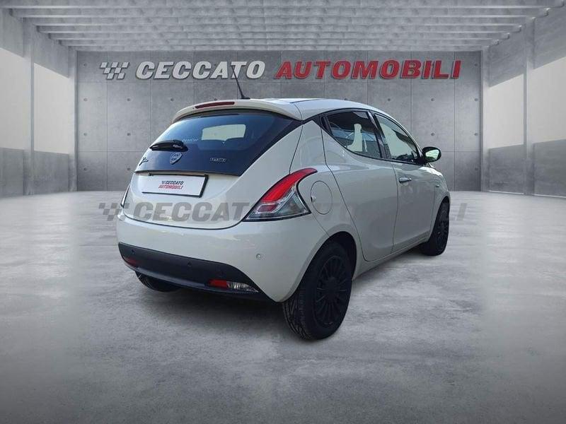 Lancia Ypsilon Ypsilon 1.0 firefly hybrid Silver s&s 70cv 5p.ti