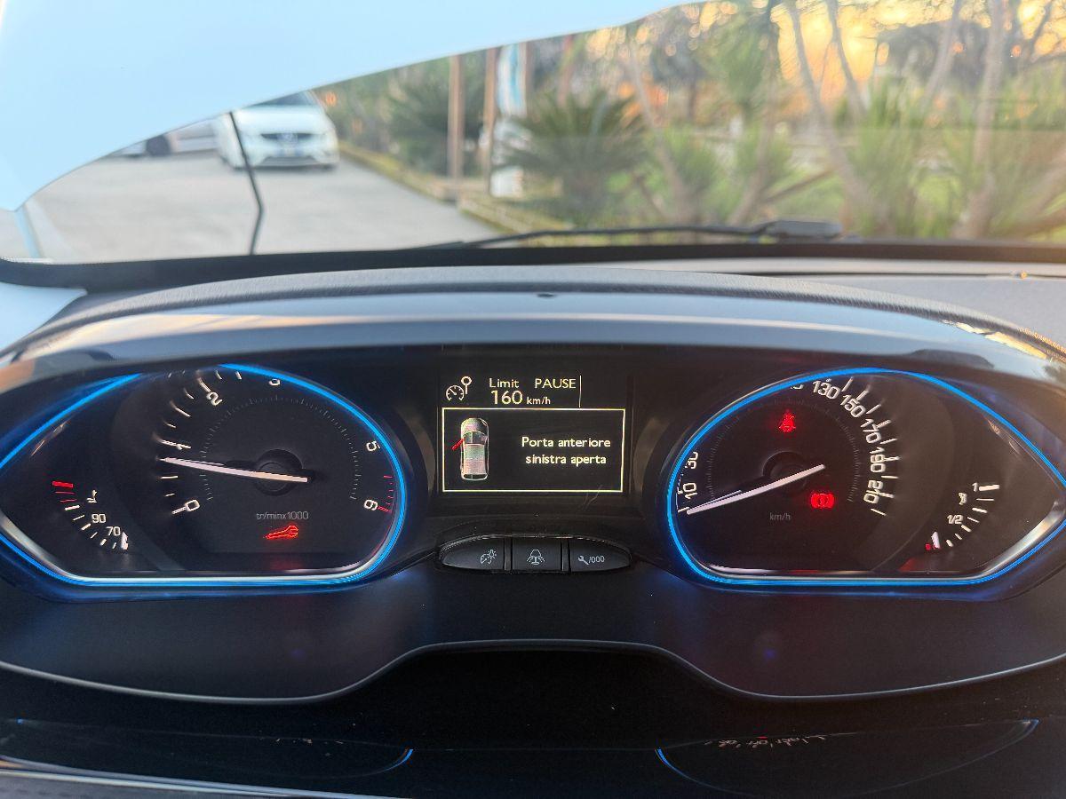 PEUGEOT - 2008 - BlueHDi 120 S&S Allure