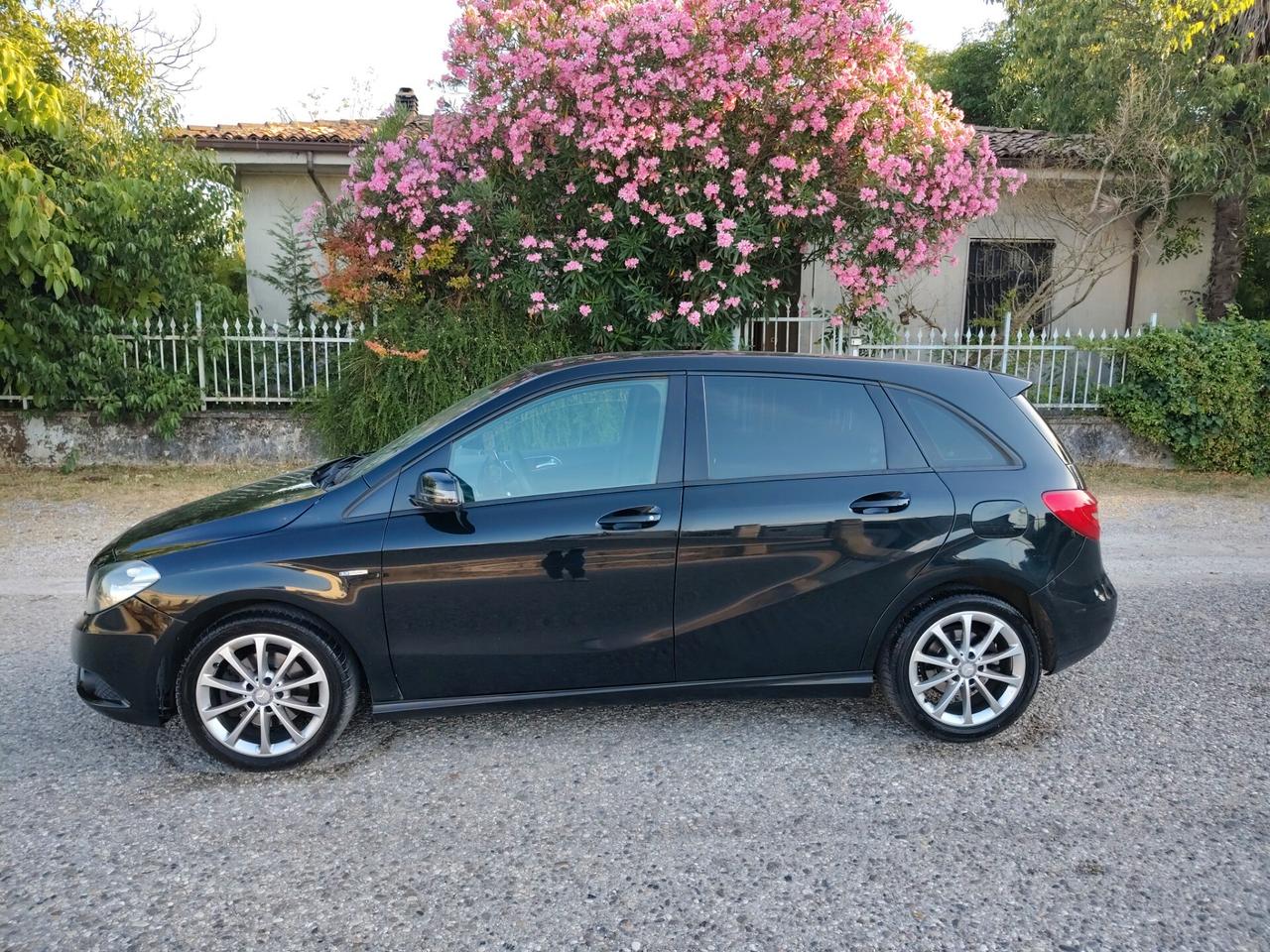 Mercedes-benz B 200 CDI BlueEFFICIENCY Executive