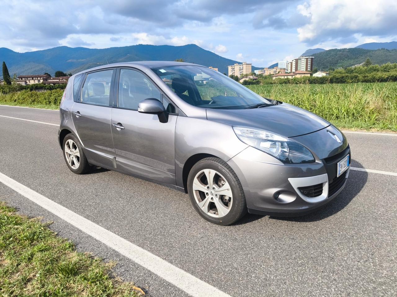 RENAULT SCENIC X-mod 1.6 dCi "OK PER NEOPATENTATI"