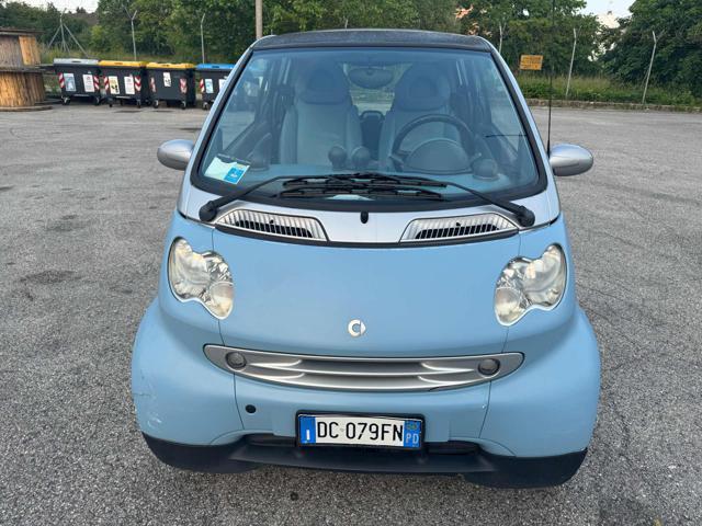 SMART ForTwo Stupenda. Bellissima 700 coupé grandstyle (45 kW)