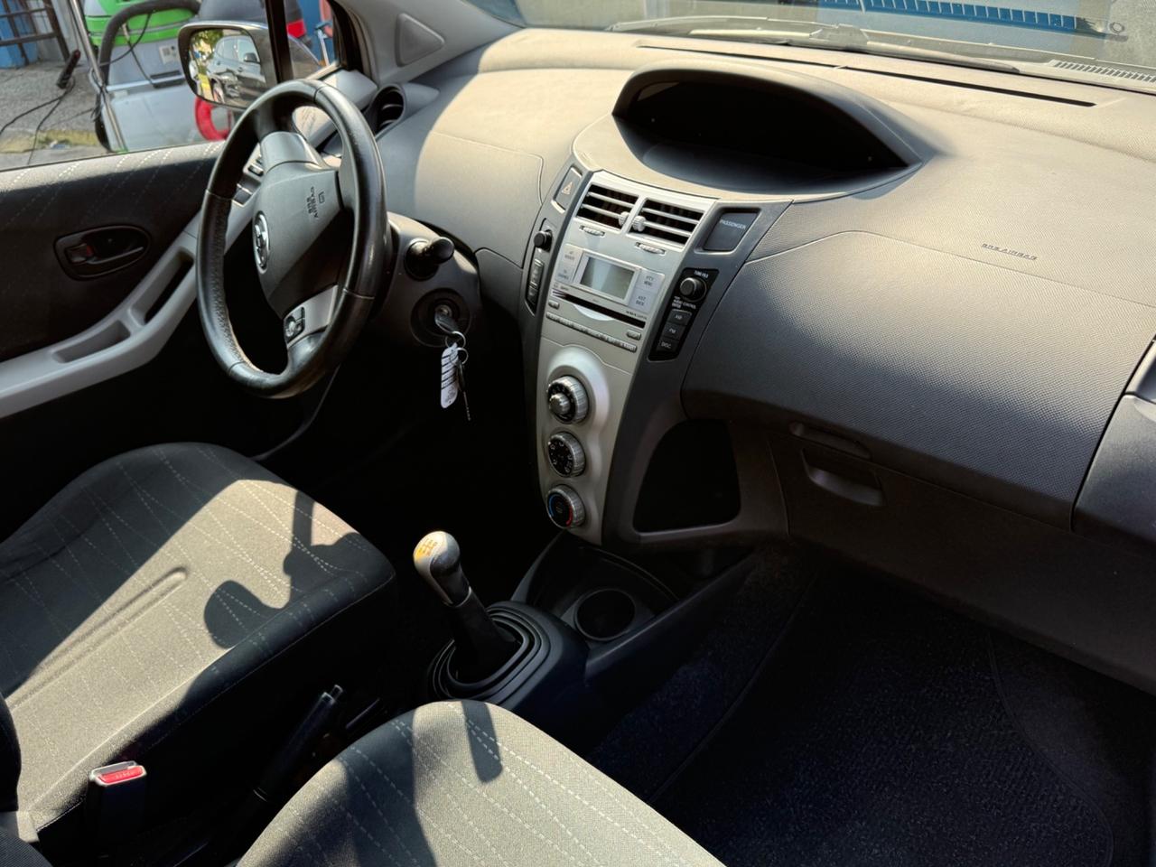 Toyota Yaris 1.0 5 porte