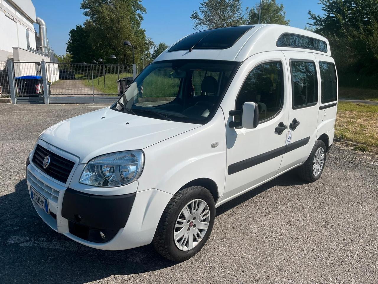 Fiat Doblo 1.4 BenzGpl, trasp.disabili, tetto alto - 2010