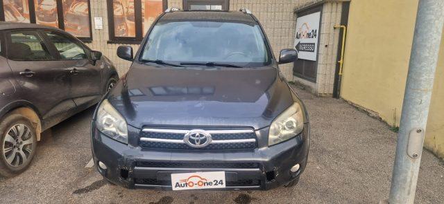 TOYOTA RAV 4 RAV4 2.2 D-4D 177 CV Luxury PER COMMERCIANTI