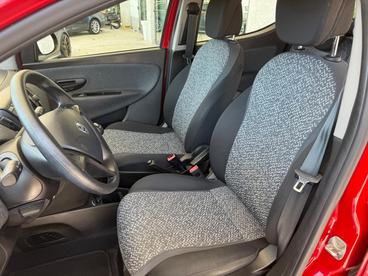 Lancia Ypsilon 1.0 FireFly 5 porte S&S Hybrid Ecochic Gold