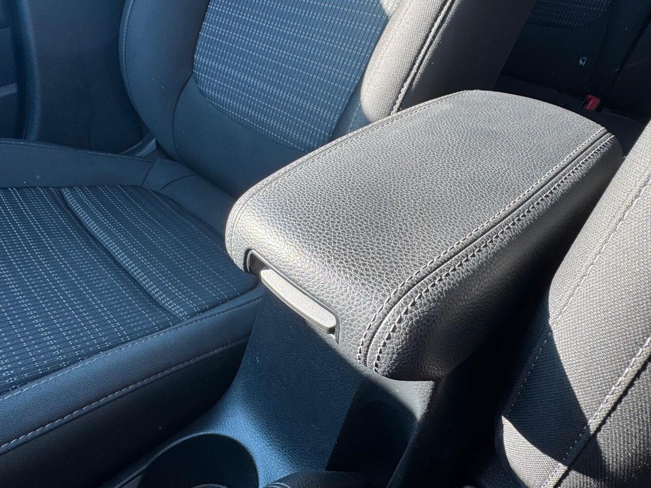 Kia Stonic 1.0cc T-GDi 120cv MHEV DCT Style