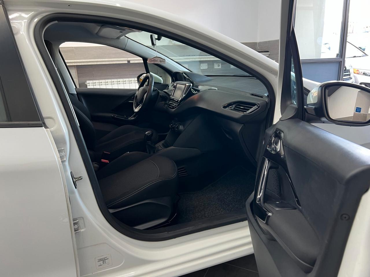 Peugeot 208 PureTech 82 5 porte Allure