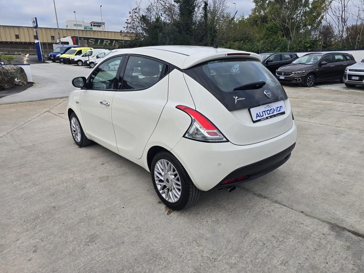 Lancia Ypsilon 1.2 69 CV 5 porte Platinum