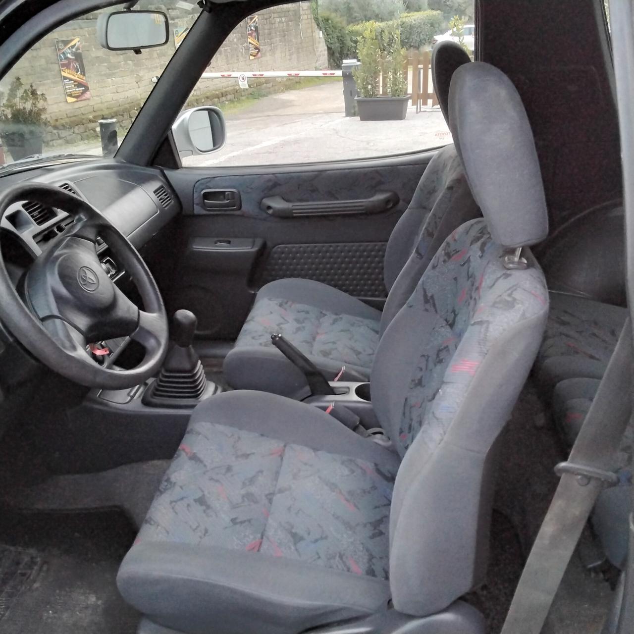 Toyota RAV 4 2.0i 16V cat 3 porte Fun