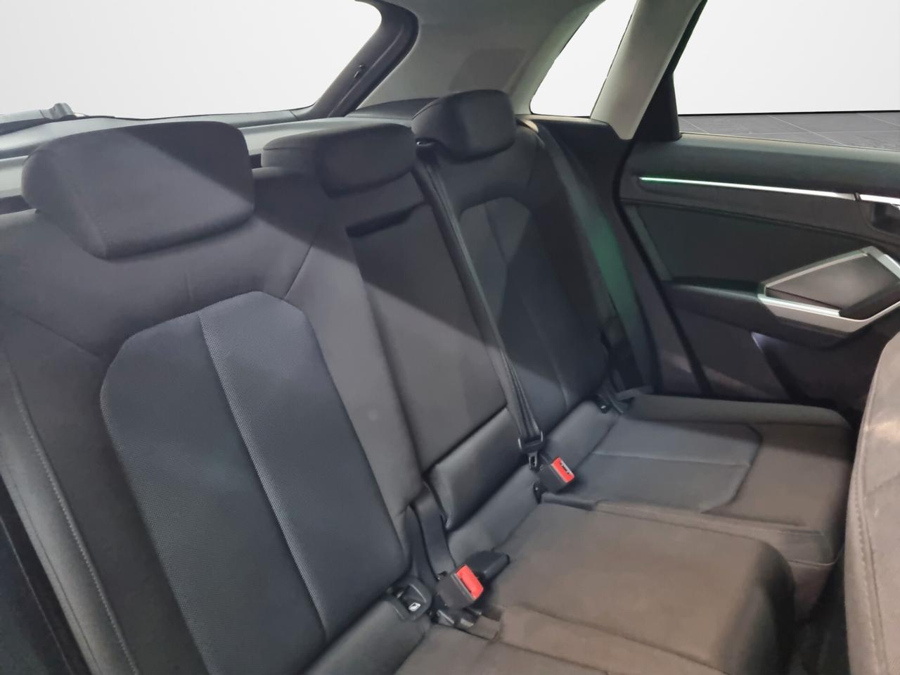 Audi Q3 35 TDI S tronic Business Advanced
