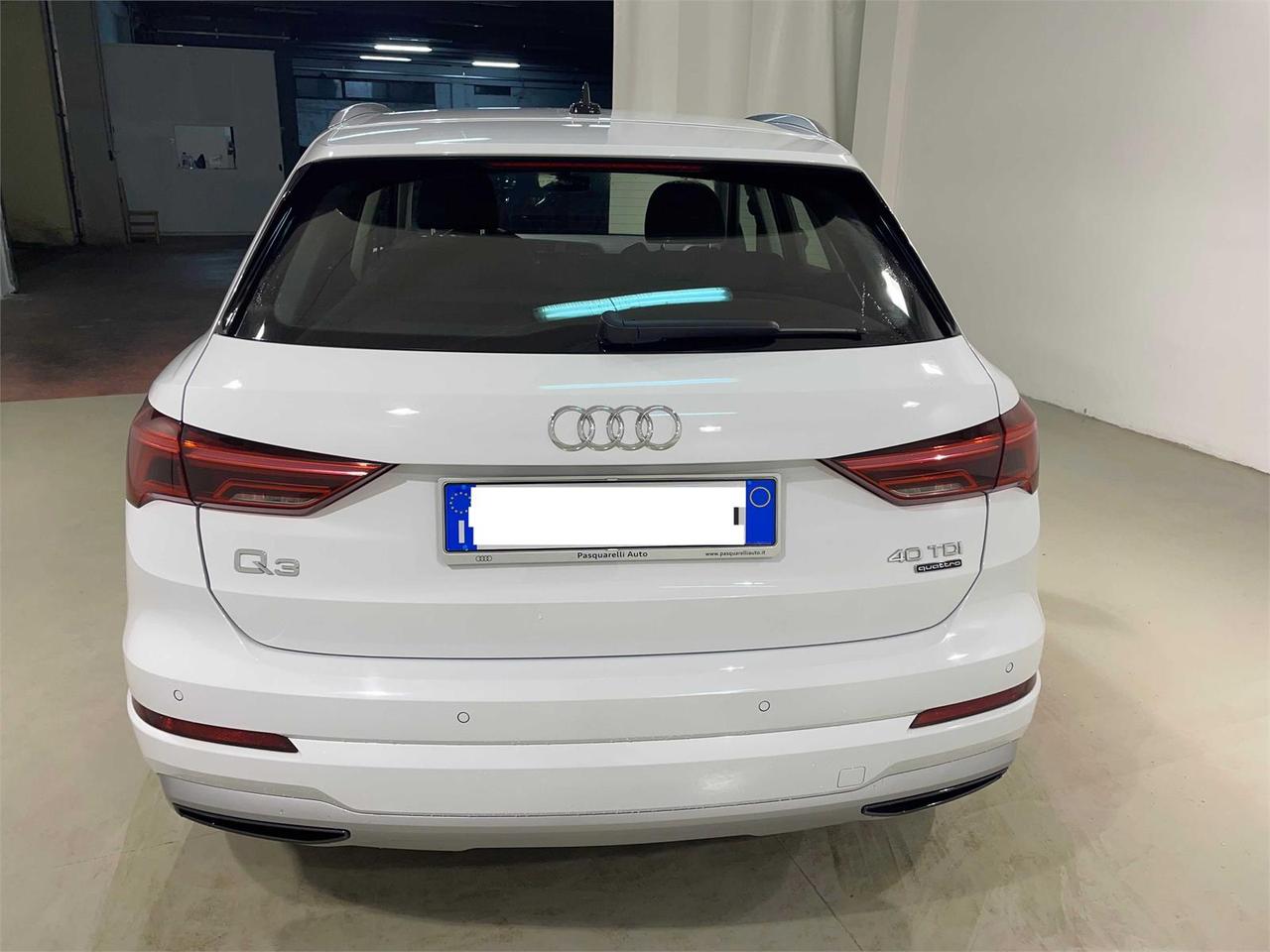 AUDI Q3 Q3 40 TDI quattro S tr. Business Adv.