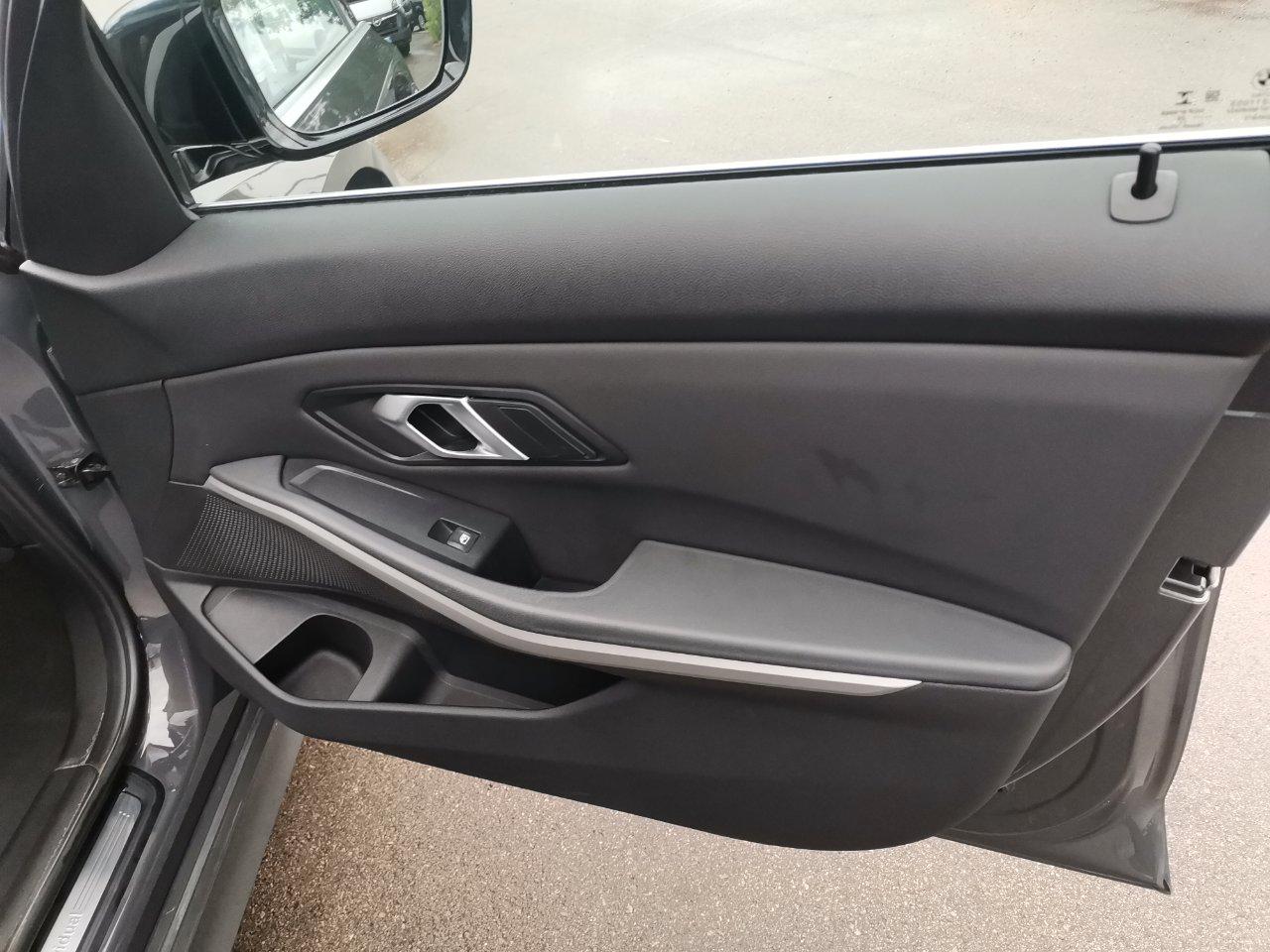 BMW 320 d Touring mhev 48V xdrive Business Advantage auto