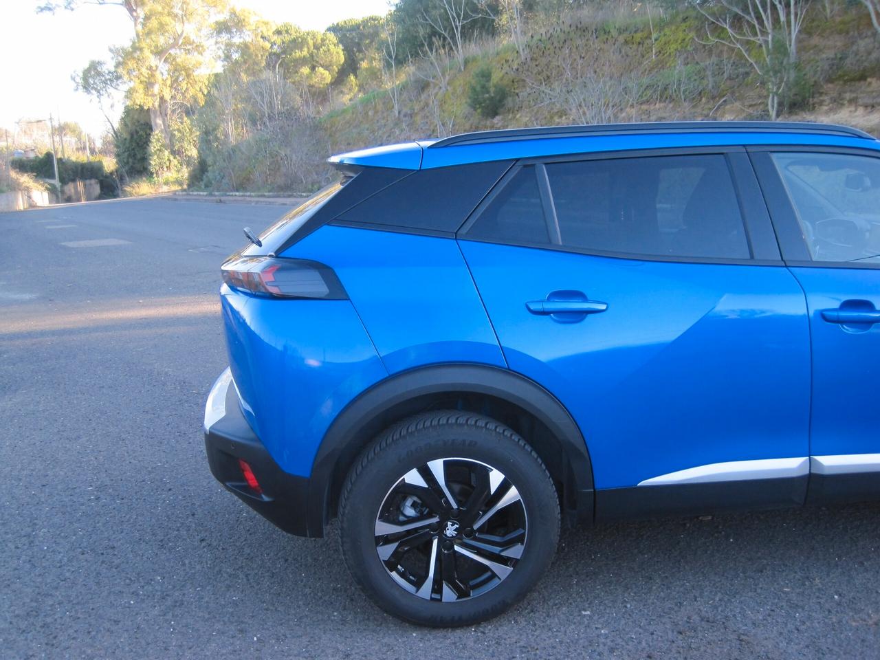 Peugeot 2008 BlueHDi 130 S&S EAT8 Allure