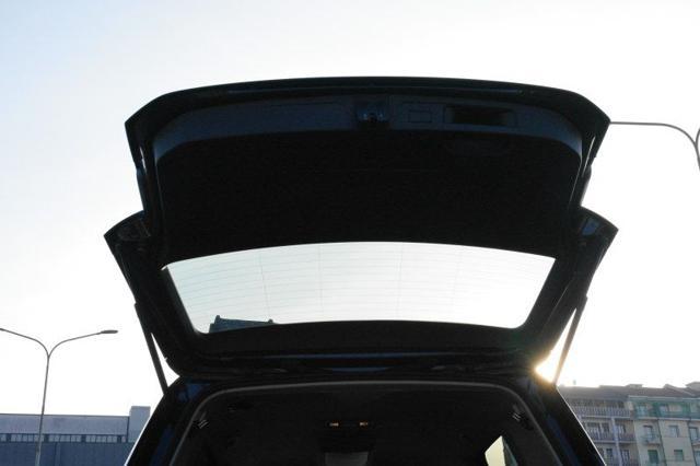 VOLKSWAGEN Touran 2.0 TDI 115 CV DSG Business BlueMotion Technology