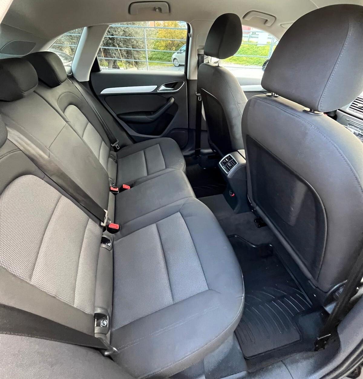 Audi Q3 2.0 TDI 120 CV S tronic line Edition