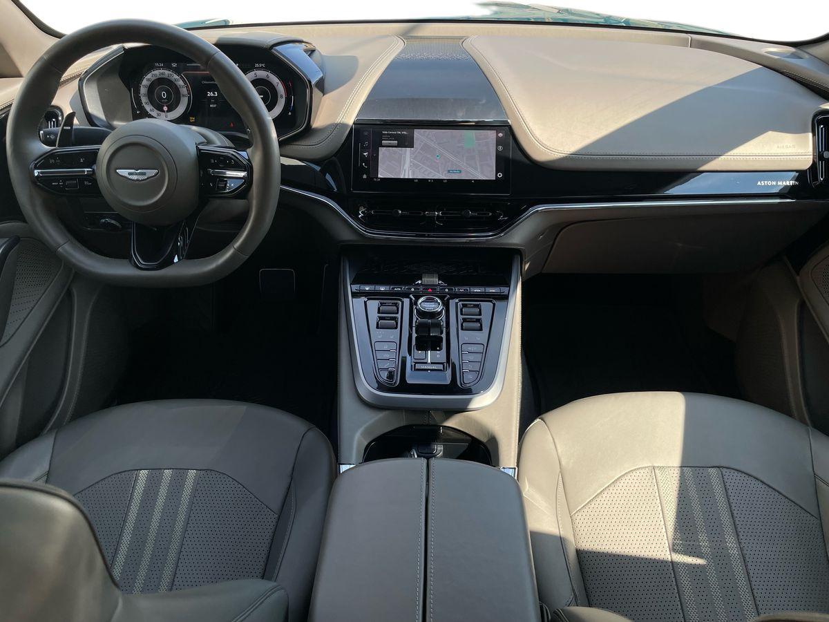 ASTON MARTIN DBX707 4.0