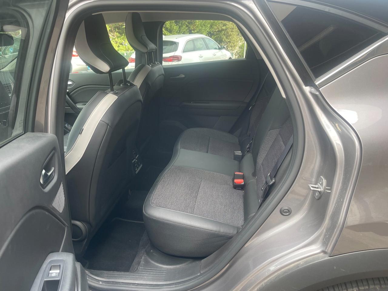 Renault Captur 1.6 E-TECH HYBRID NEO PATENTATI