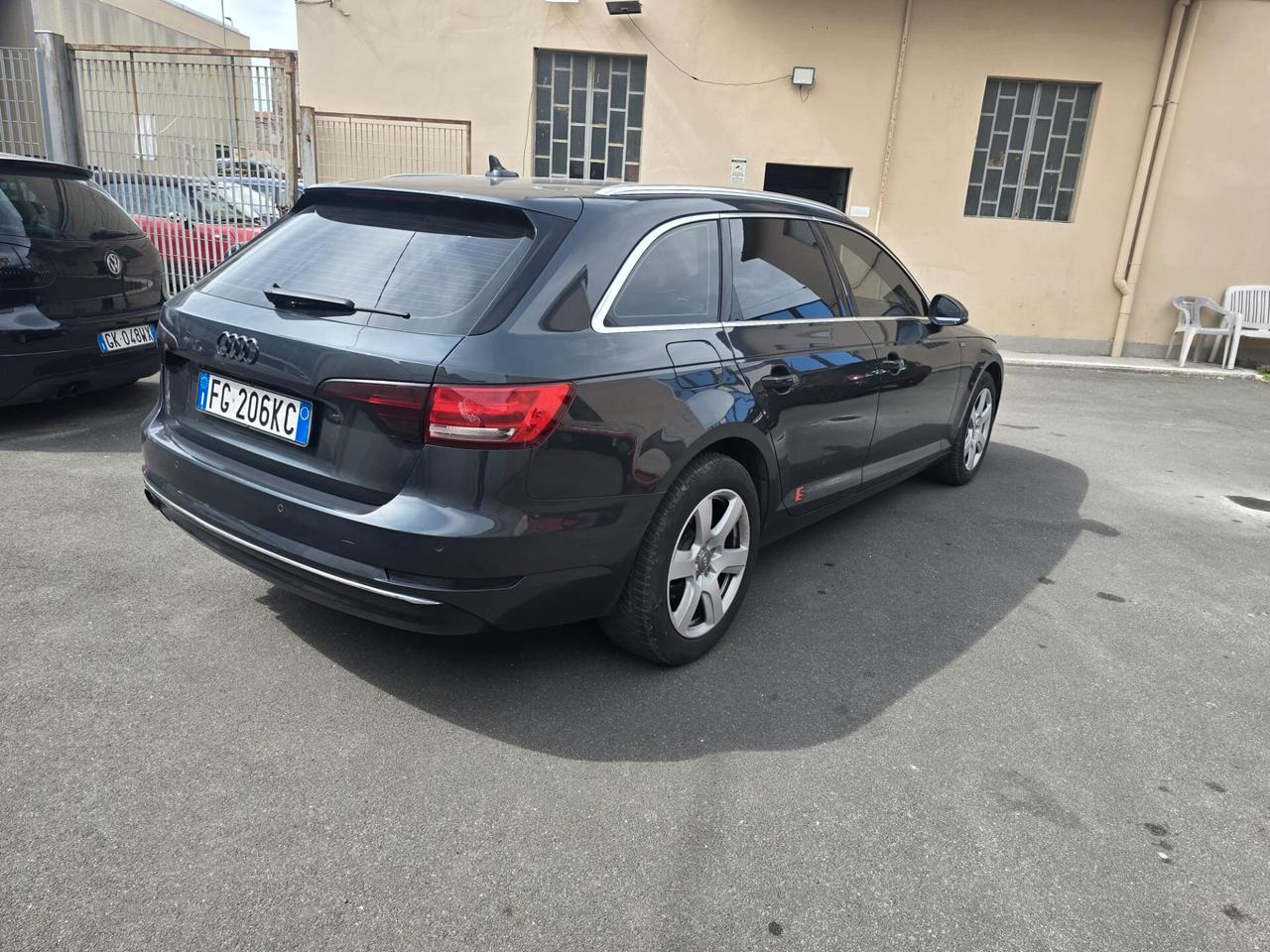 Audi A4 2.0 TDI 150 CV ultra S tronic Business Sport PERFETTA