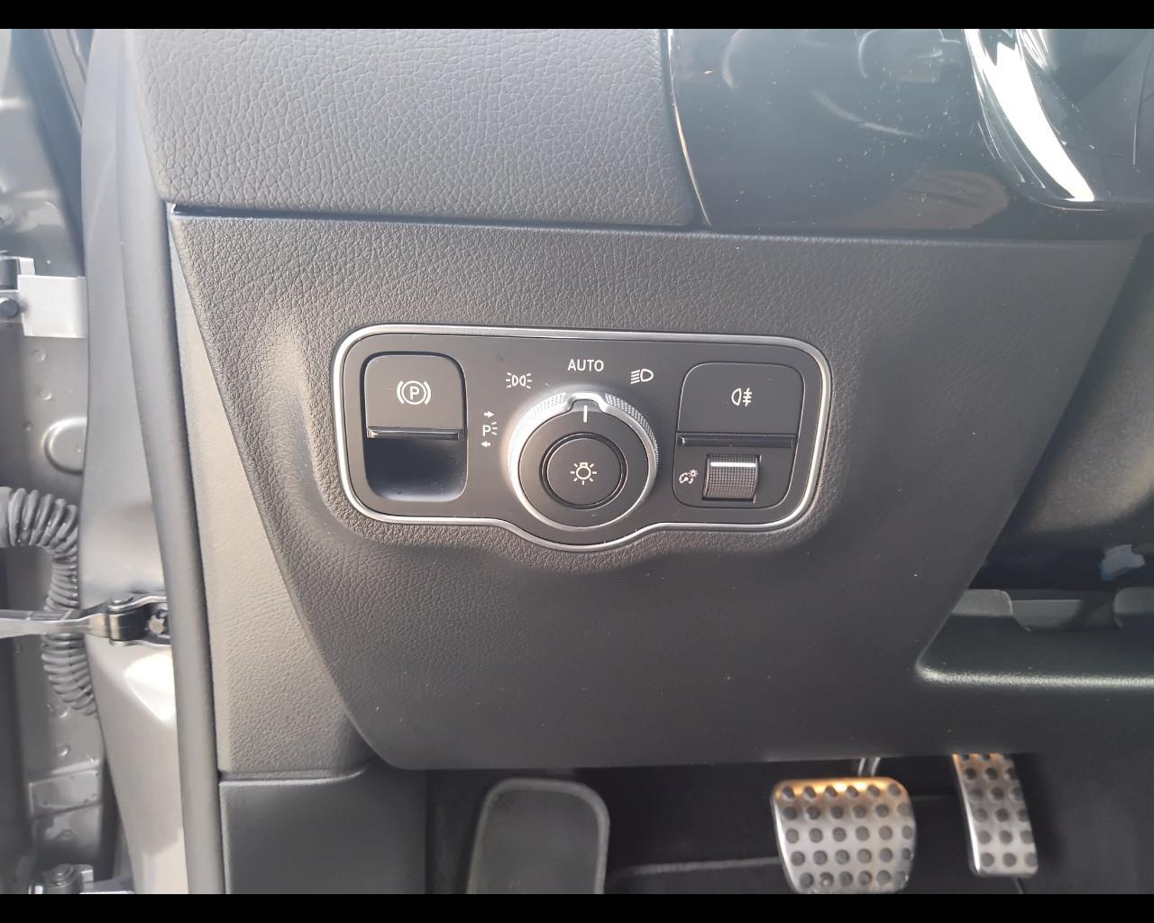 Mercedes-Benz GLA-H247 2020 - GLA 180 d Premium auto