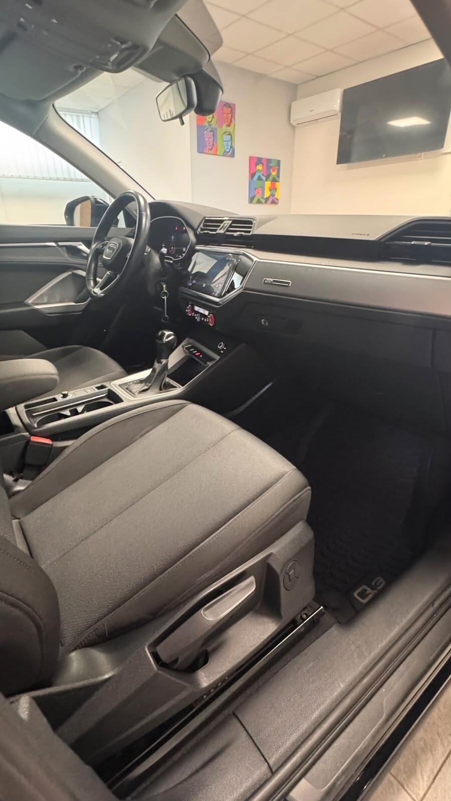 Audi Q3 35 TDI S tronic Business