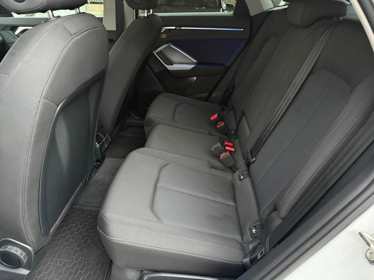 Audi Q3 35 TDI quattro Business