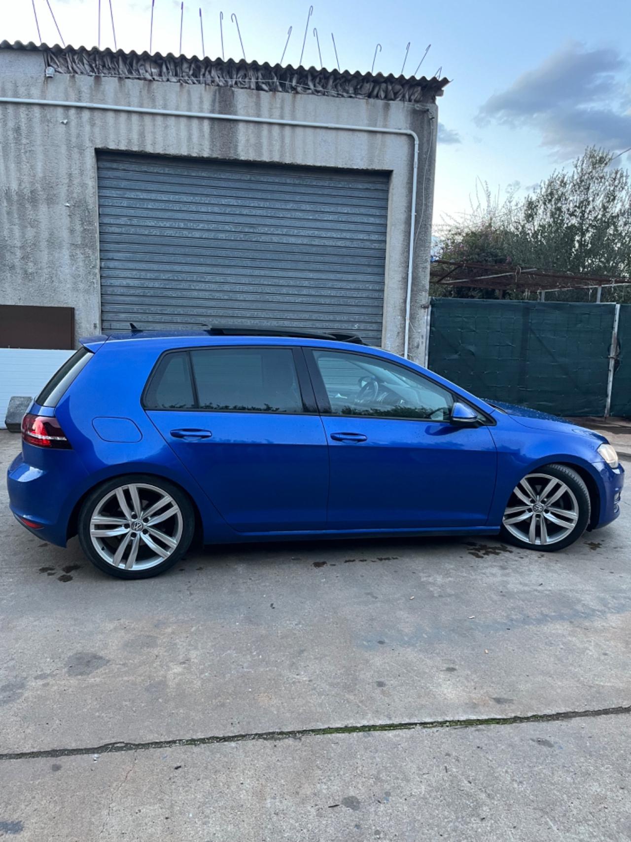 Volkswagen Golf 2.0 TDI 5p. 4MOTION R-LINE