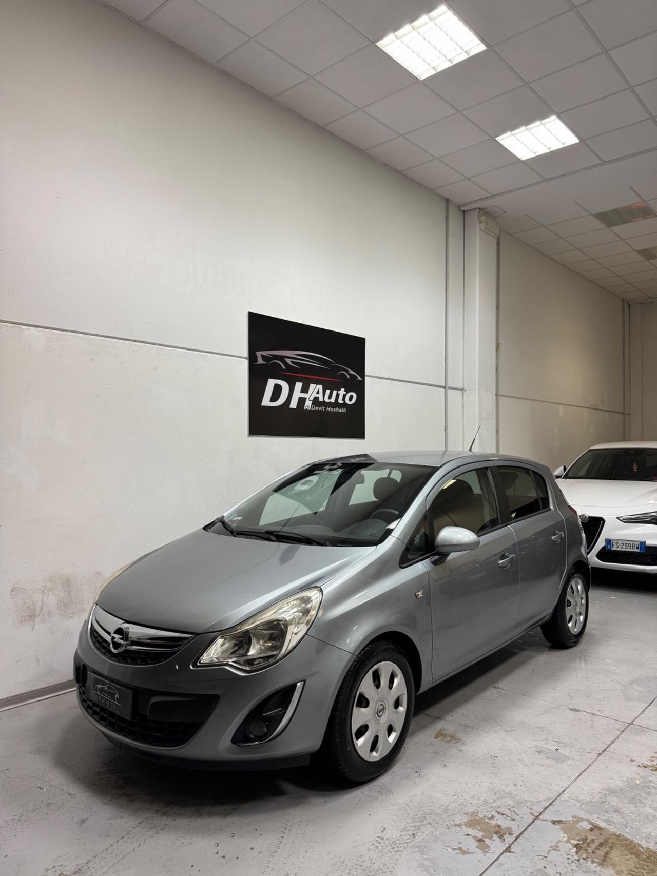 Opel Corsa 1.2 5 porte Cosmo