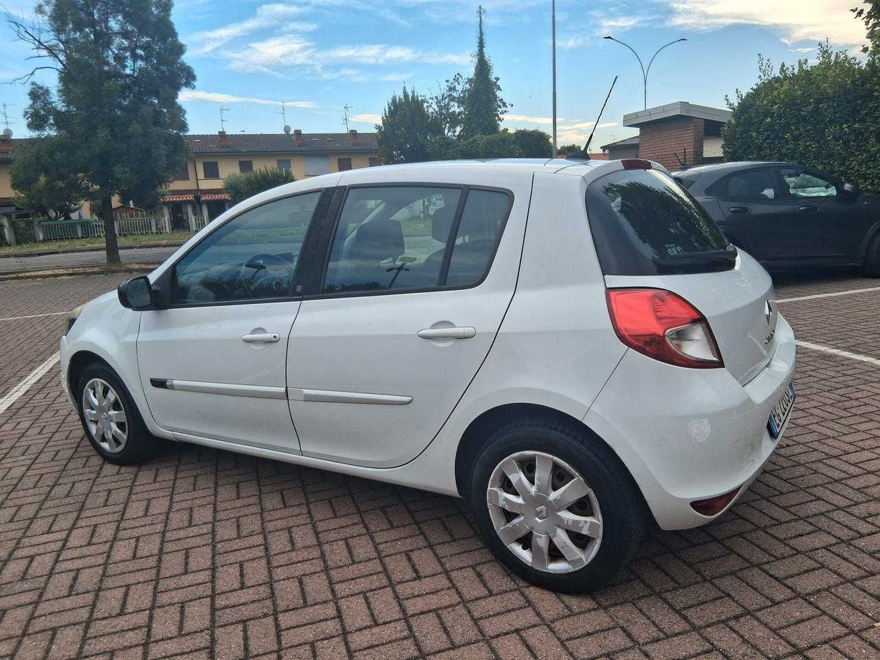 Renault Clio 1.2 16V 5 porte GPL Dynamique