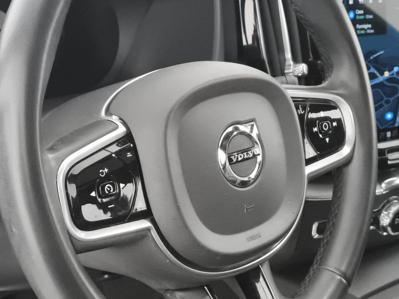 Volvo XC60 2.0 b4 Plus Dark awd