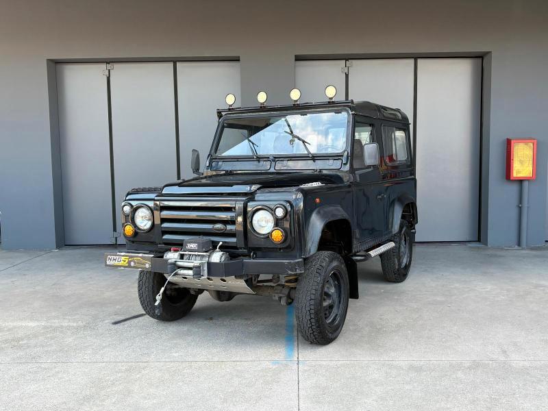 LAND ROVER DEFENDER 90