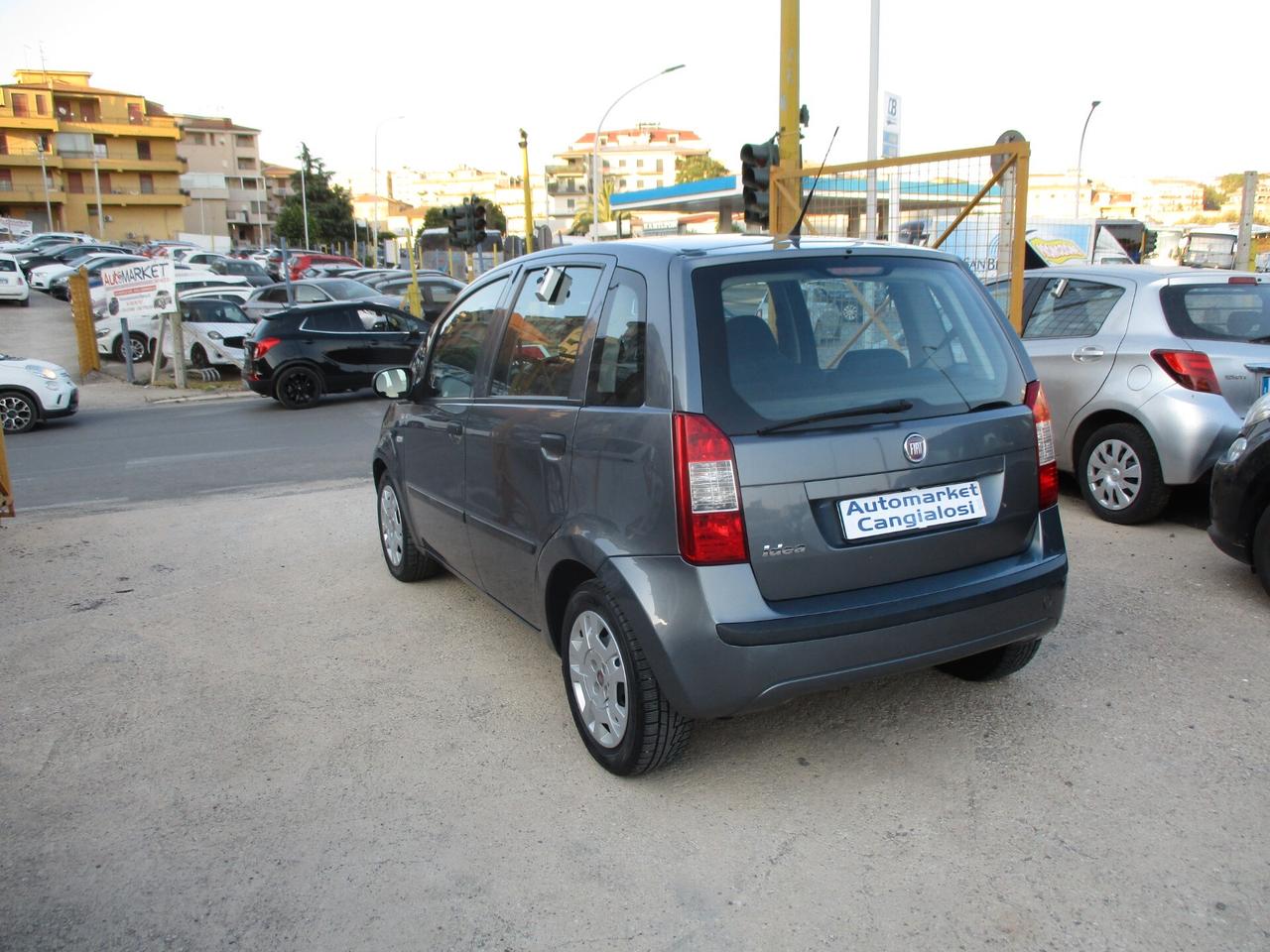 Fiat Idea 1.4 16V Dynamic 2012