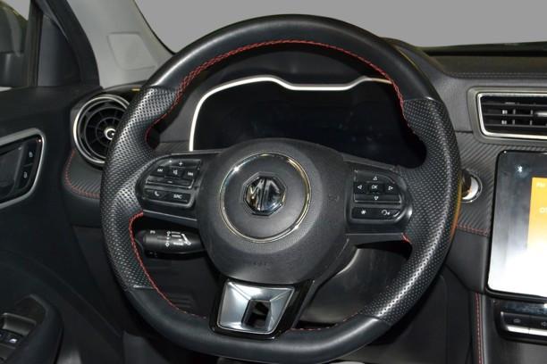 MG ZS - 1.0 MT LUXURY