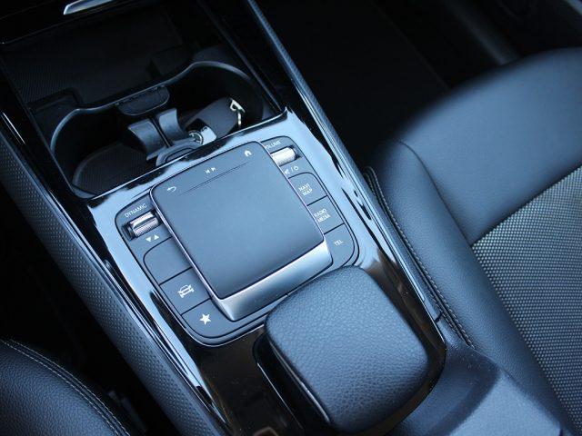 MERCEDES-BENZ GLA 200 d Automatic Business