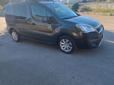 Peugeot Partner Tepee BlueHDi 100 Outdoor