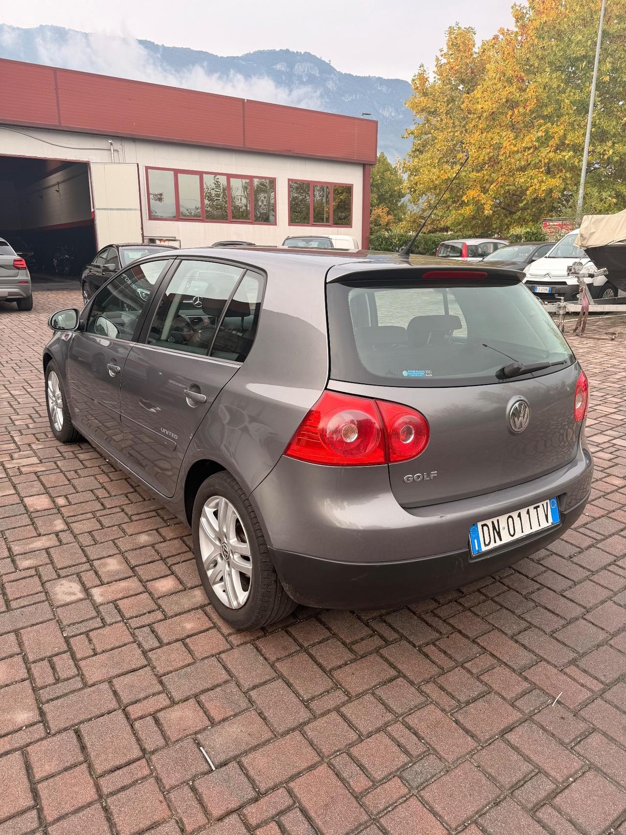 Volkswagen Golf 1.9 TDI DPF 5p. Comfort. BlueMot.