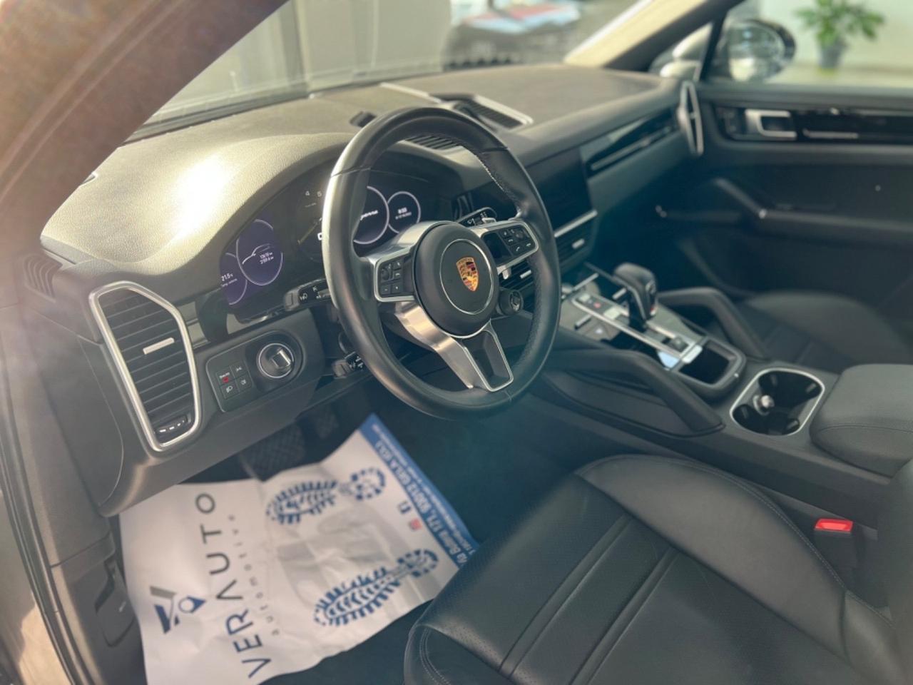 Porsche Cayenne Coupé 3.0 V6 E-Hybrid - anno 2022 - prezzo €89.900