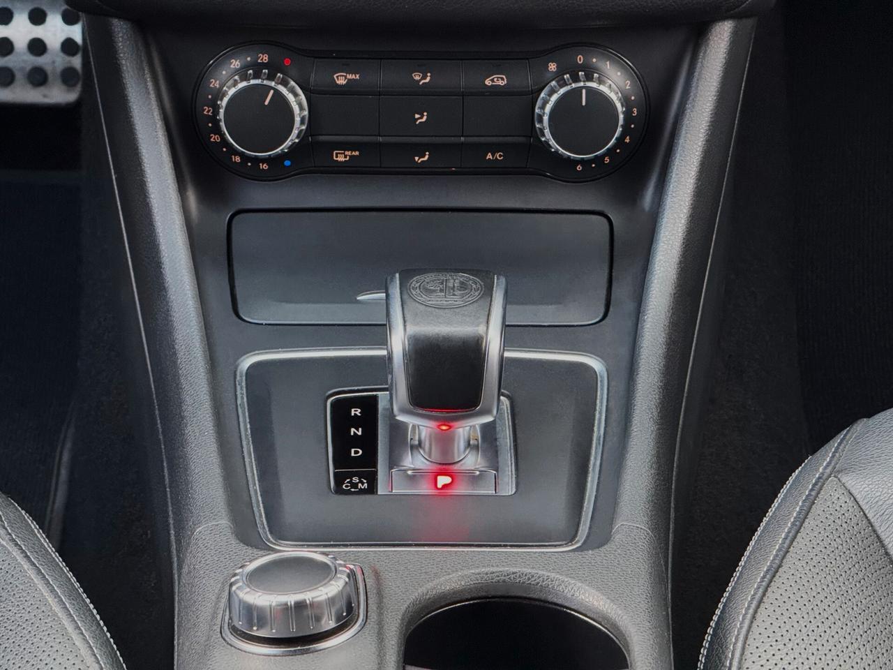 Mercedes-Benz GLA 45 AMG 4 MATIC 360CV CAM