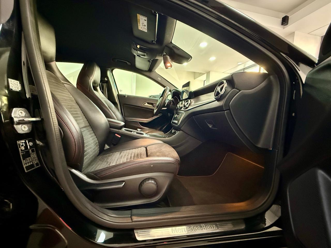 MERCEDES- BENZ GLA 200 D 136CV AMG PREMIUM PLUS 4MATIC