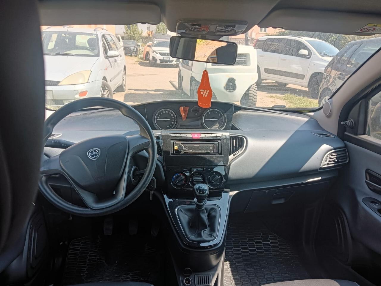 Lancia Ypsilon 1.2 69 CV 5 porte Silver
