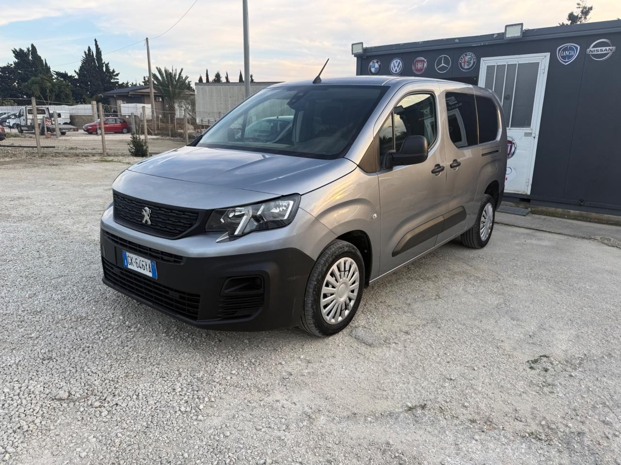 Peugeot Partner BlueHDi 130 cv n1 -5 posti
