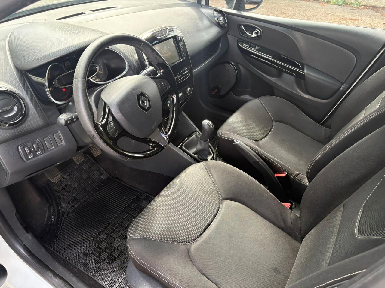 RENAULT CLIO 1.2 Live - 2014