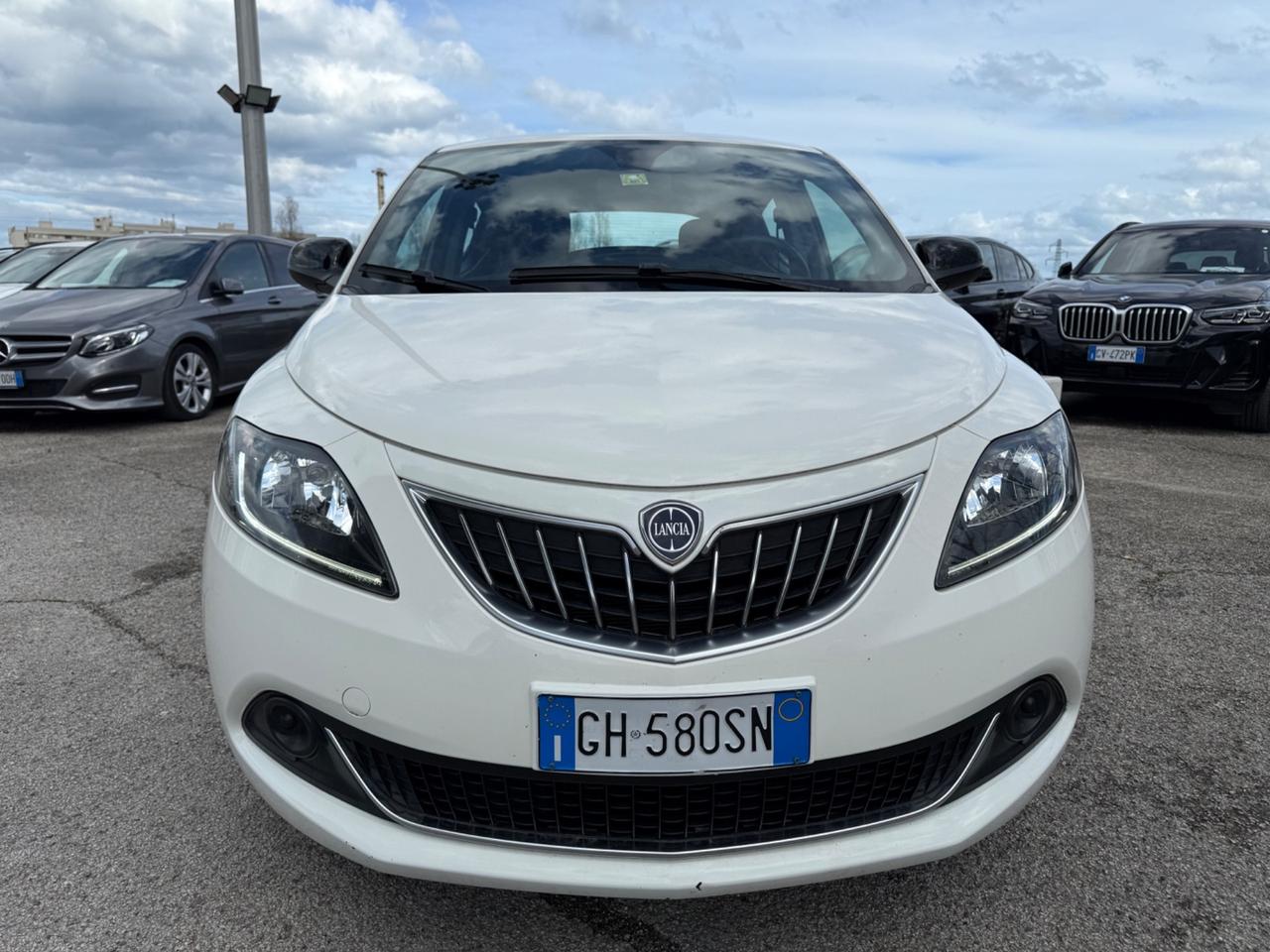 Lancia Ypsilon 1.0 FireFly 5 porte S&S Hybrid Ecochic Silver