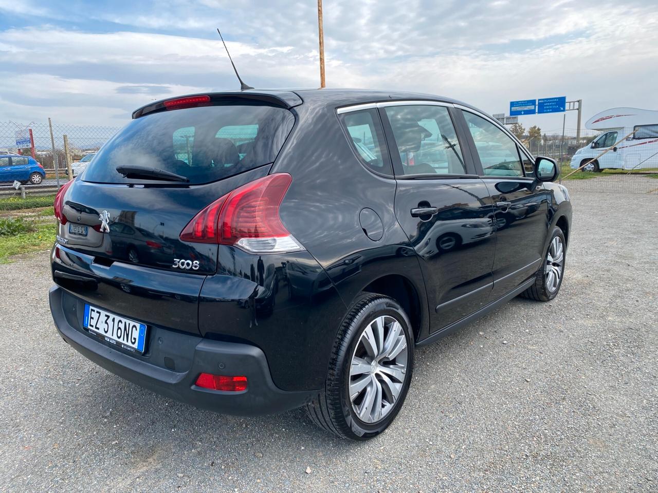 PEUGEOT 3008 1.6 HDi 115cv GARANTITA