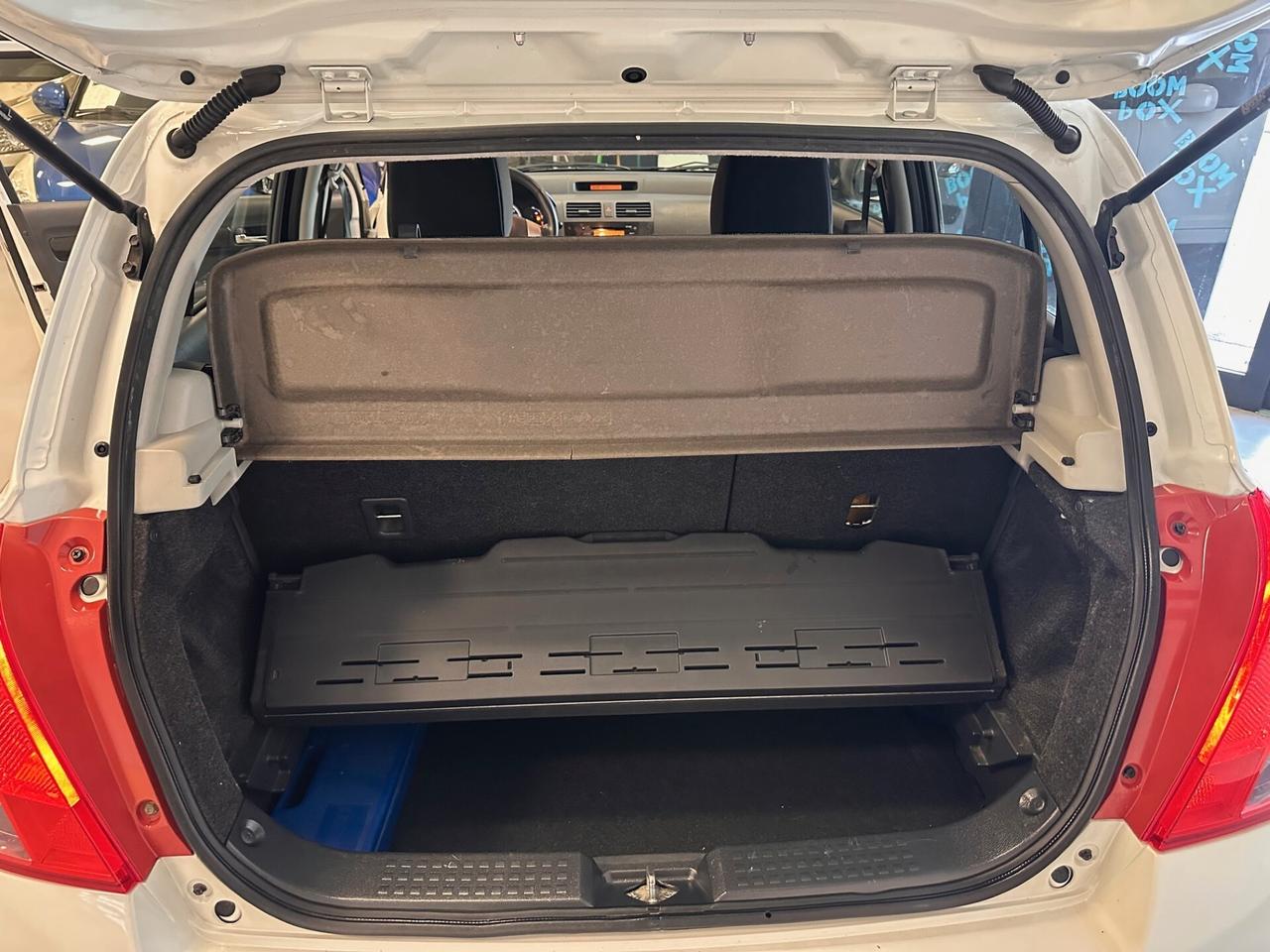 SUZUKI SWIFT 1.3 4X4 BENZINA 5 PORTE