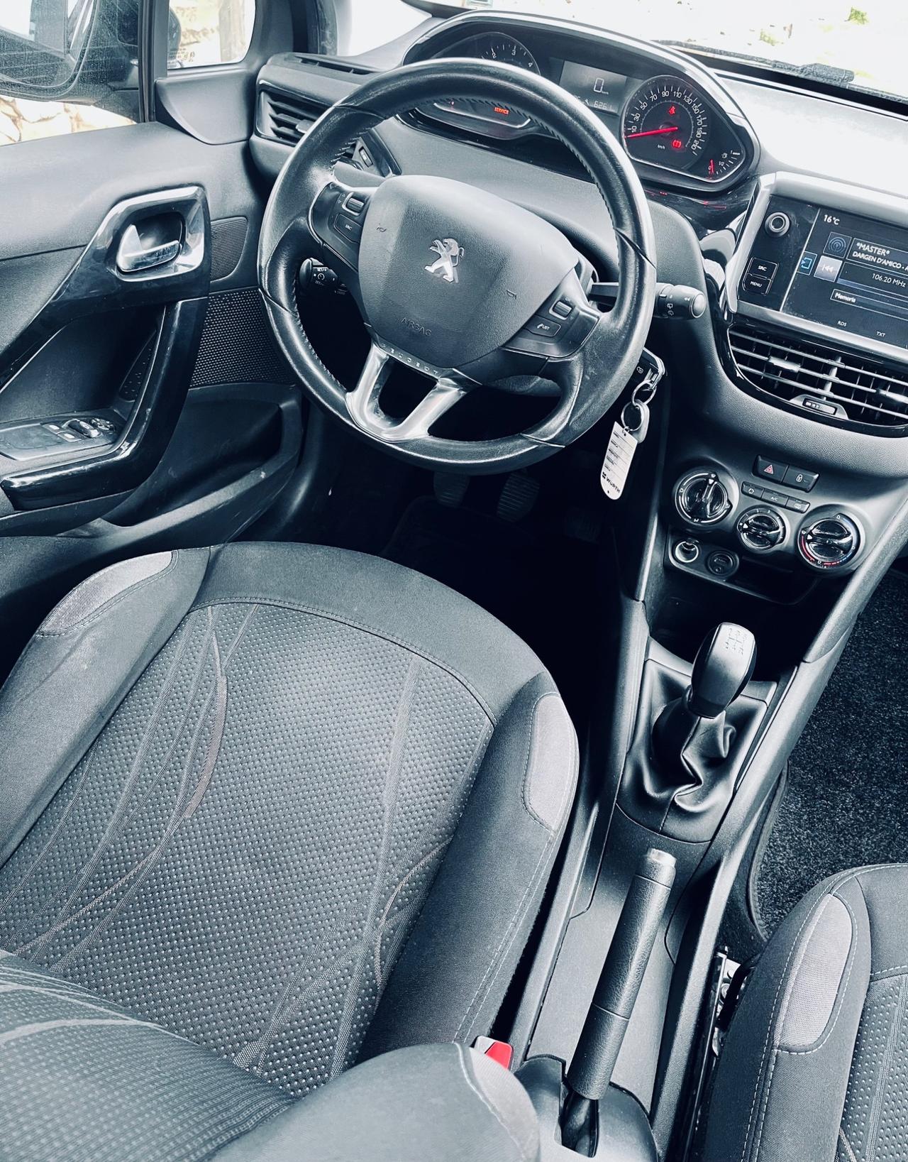 Peugeot 208 1.4 HDi 68 CV 5 porte Allure