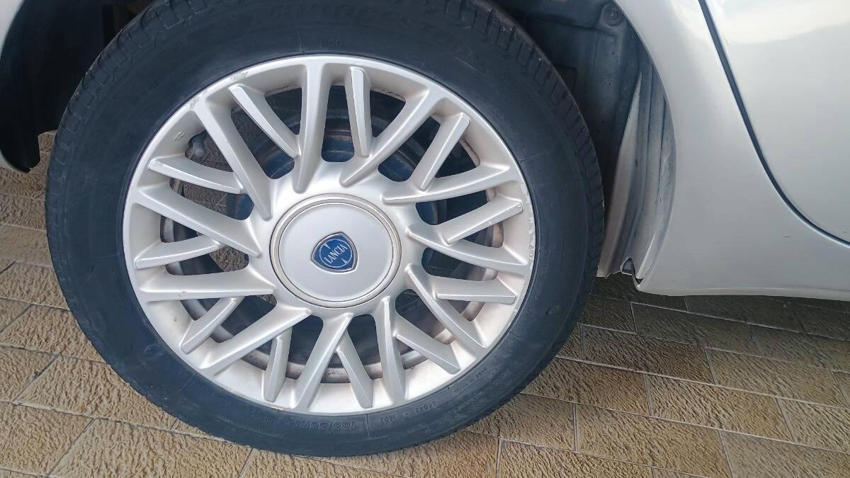 Lancia Ypsilon 1.2 8v Gold c CL 69cv E6