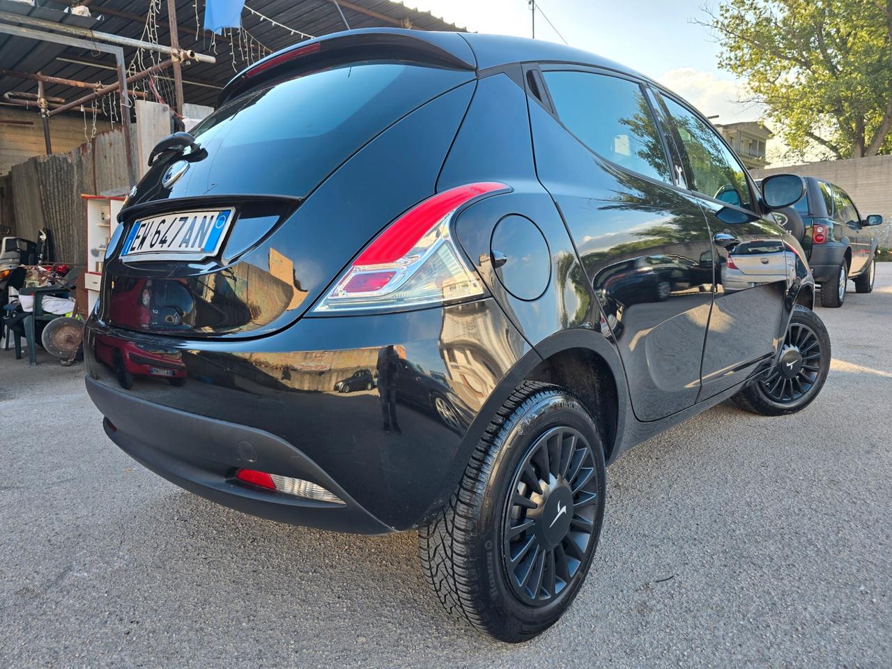 Lancia Ypsilon 0.9 TwinAir metano full opt nuova 2014